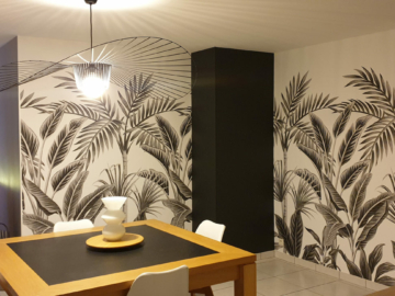 Photo projet final salle à manger mur papier peint panoramique palmiers végétal gris, suspension Vertigo