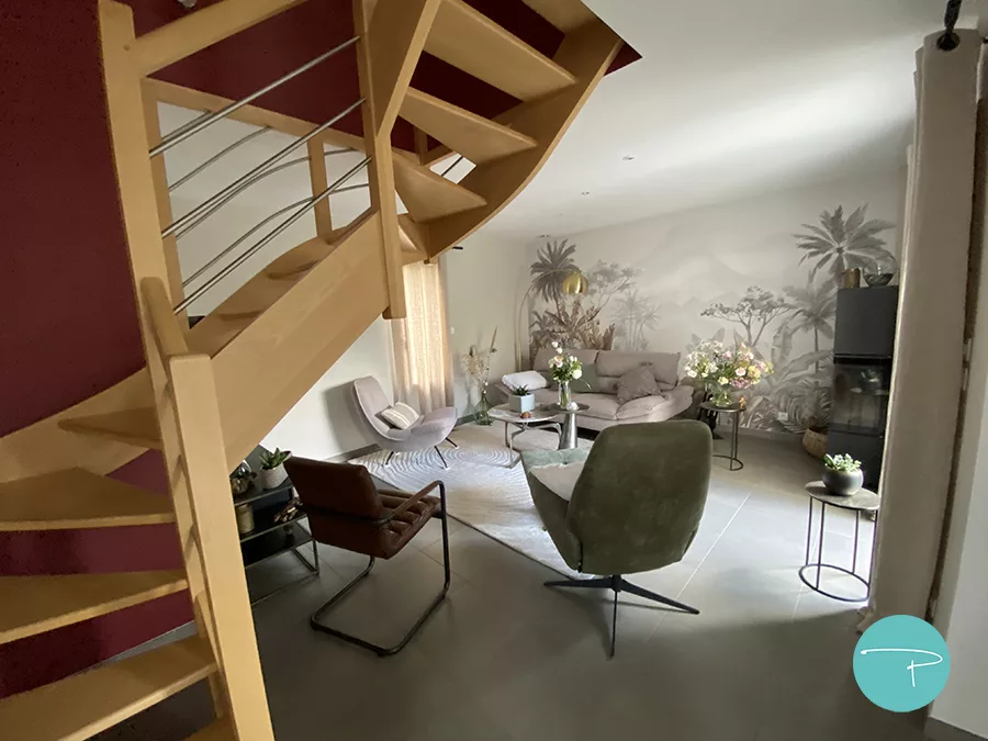 Métamorphose d'un salon gris aux accents kaki