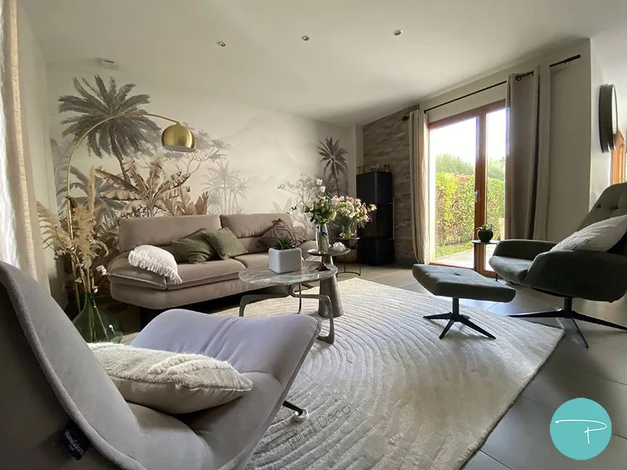 Métamorphose d'un salon gris aux accents kaki