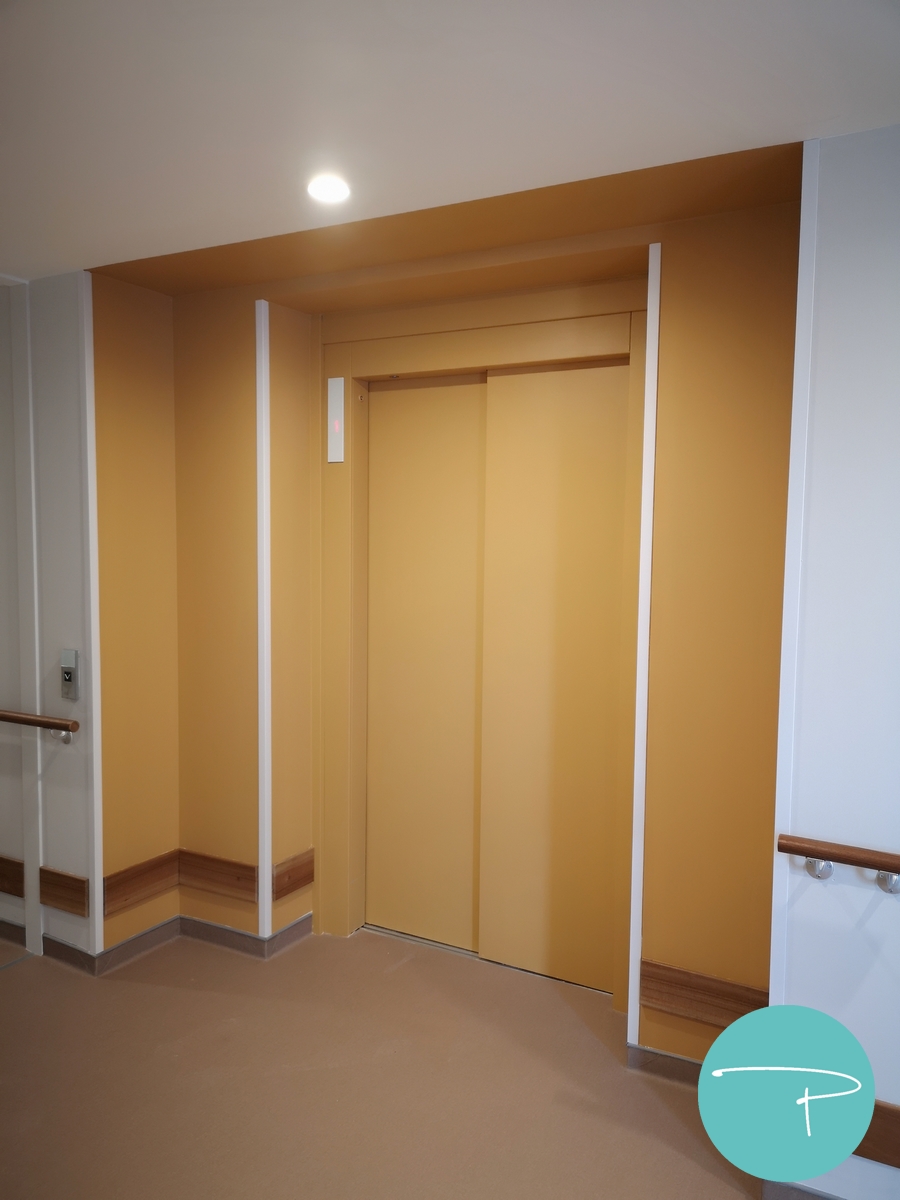 Choix de la polychromie de l'EHPAD - Ascenseur jaune ocre